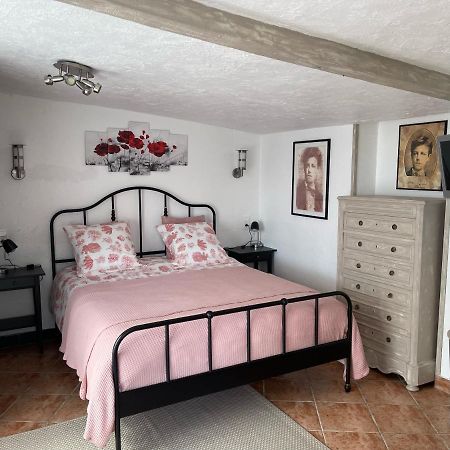 Relais Des Tourterelles Bed and Breakfast La Neuville-aux-Joutes Exteriör bild